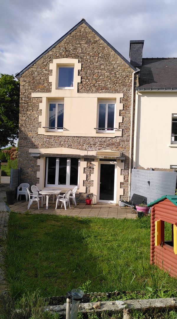 Maison dans le bourg de sainte Anne d'Auray