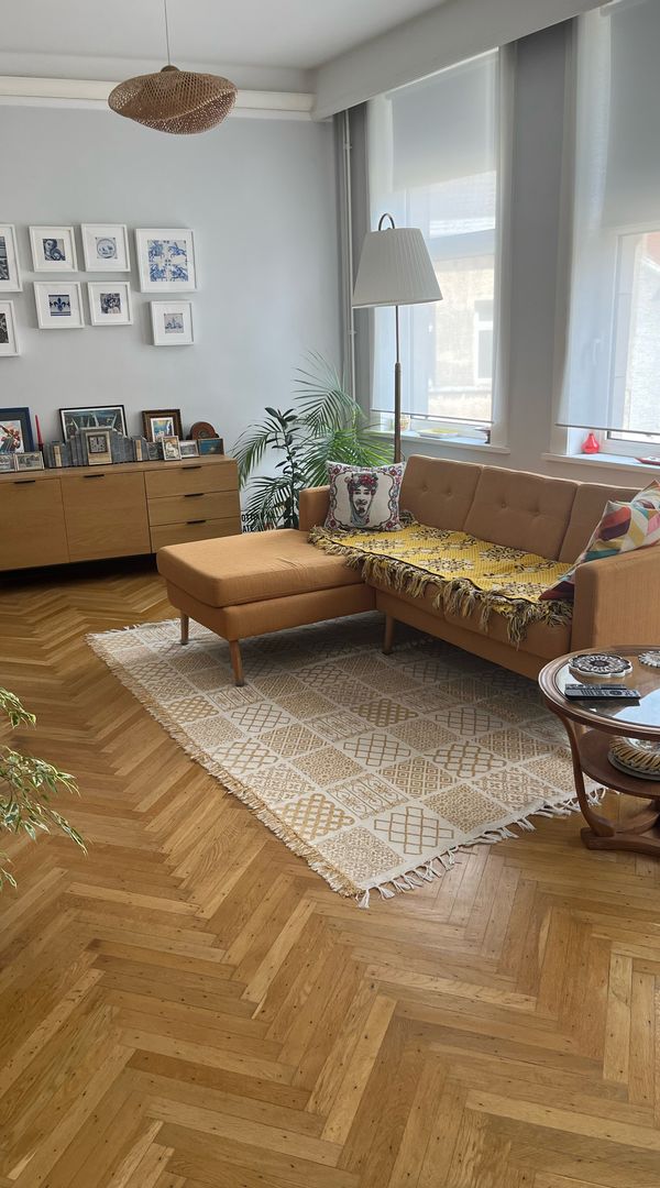 Appartement deux chambres au coeur de Bruxelles, à 200 mètres de la station de métro Sainte Catherine, au milieu des principales attractions touristiques de la ville (600 m de la Grand Place).