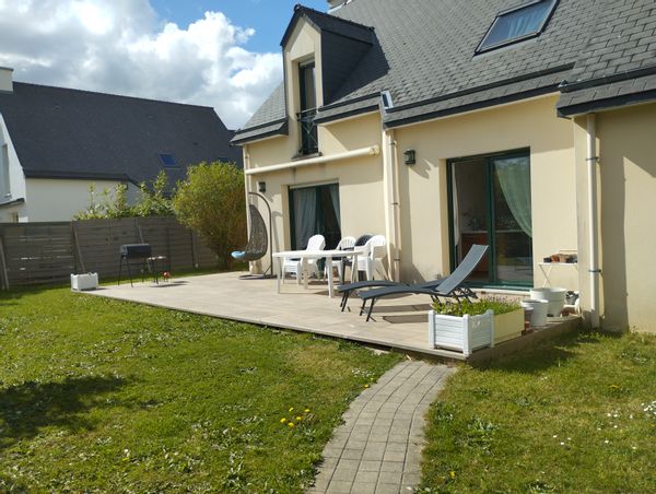 Maison 4 chambre à 20 minutes de Rennes centre ville et à 1h du Mont Saint Michel. Jardin privatif sans vis à vis. À 45 min de la plage.