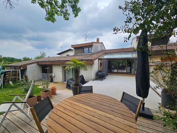 Maison verte à deux pas d'Annecy