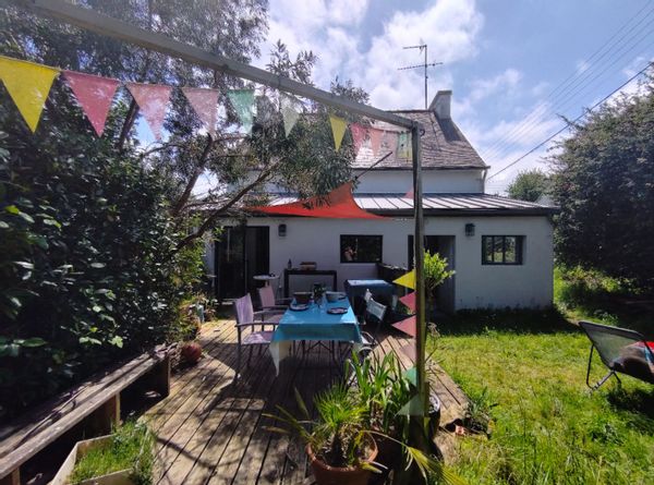 Maison de vie près de l’océan – 5 chambres, déco colorée et jardin foisonnant