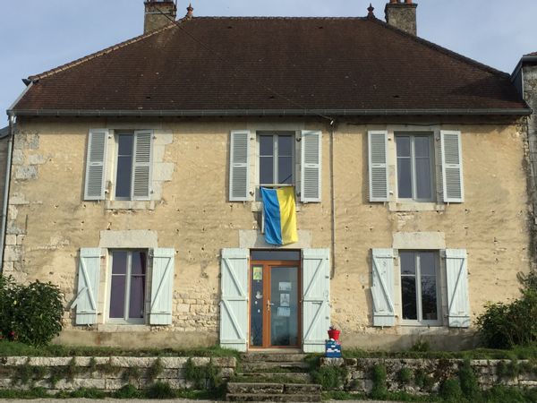 Chambre calme dans belle maison (ancien presbytère)