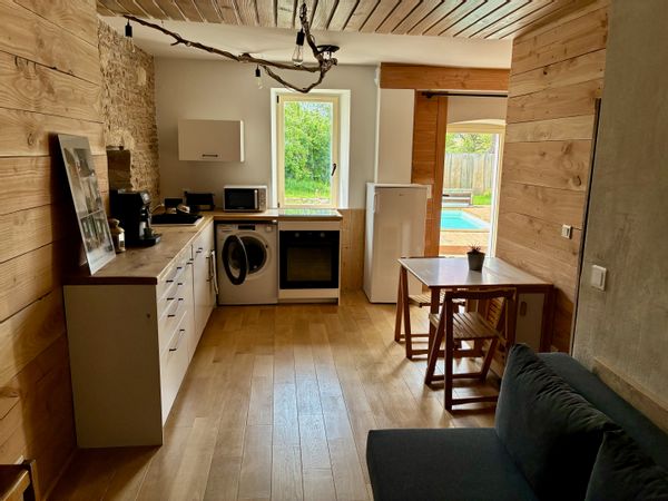 Appartement avec grand jardin et piscine