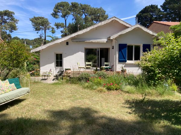 La maison de DELPHINE: charmante maison 4 chambres, 500m de la plage. Jardin 700m² au calme sans vis à vis