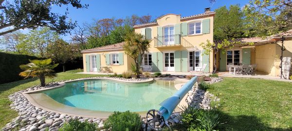 Maison de Pascal et Flo avec piscine et vue sur les Pyrénées