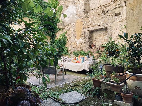 Maisonnette au cœur d'un village Provençal "remarquable" chez .lisa. (près d'Avignon)