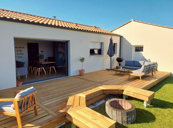 Maison familiale en bord de mer / Family Home by the Sea