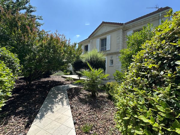 Maison spacieuse à 40 minutes de Paris sur les bords de la Seine dans l'Ouest Parisien