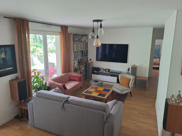 Appartement 4 pièces au RDC, extrêmement calme avec 100m² de jardin privé.