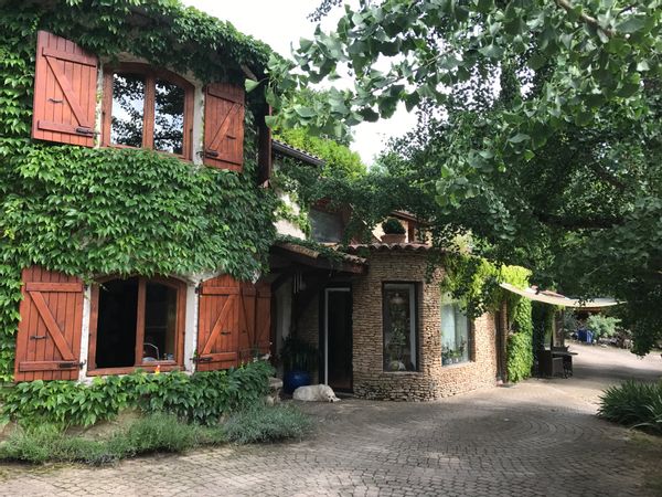 "Maison Coup de Coeur" dans un  écrin de végétation sur les hauteurs de Grenoble avec belle piscine