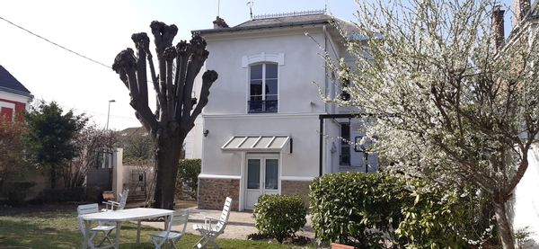 La chambre privée de REMI  avec  parties  communes  partagées proche transport , jardin terrasse