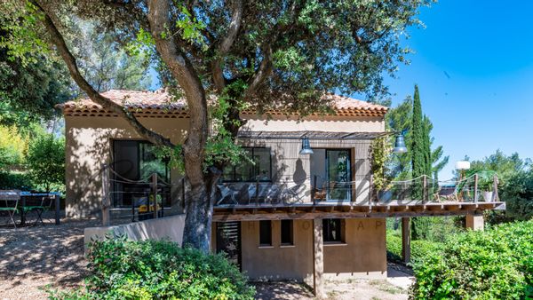 Maison arborée + piscine 5 chambres à proximité du centre ville d'Aix en Provence