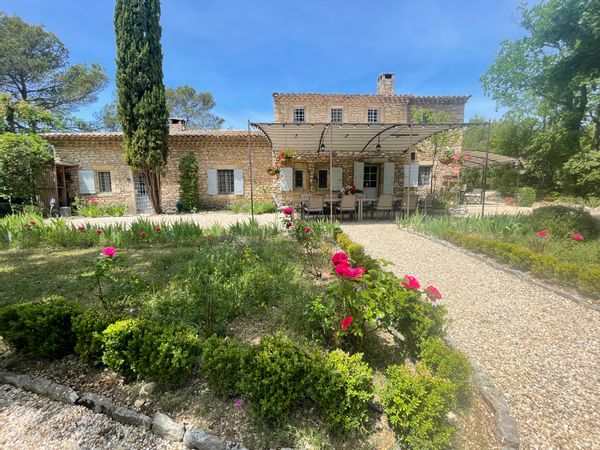 2 chambres privées dans un mas provençal avec piscine privée, à Gordes, en Provence, France