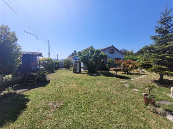 Charmante maison bleue, 5 à 6 couchages.