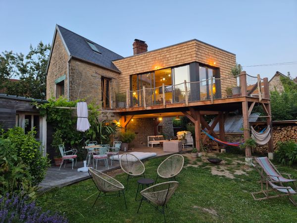 Un havre de paix, un petit paradis niché en pleine nature au cœur d'un hameau de Suisse normande.