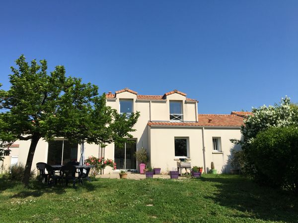 Havre de calme dans un charmant village touristique
