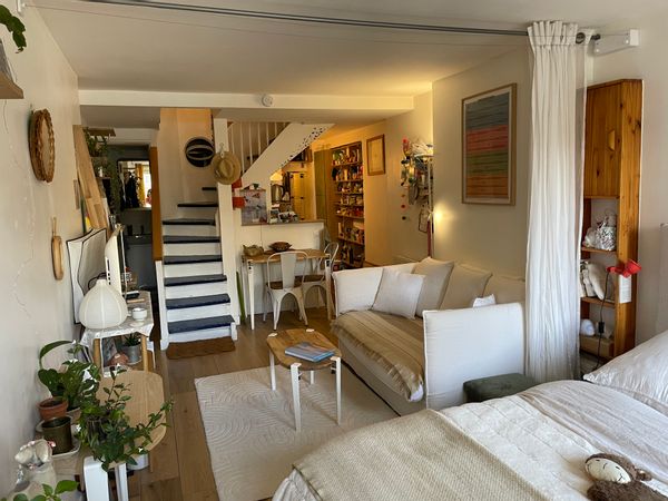 Joli studio qui a ce qu’il faut là où il faut