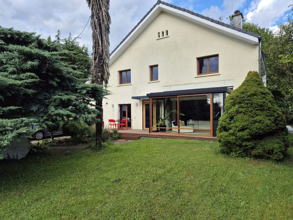 Grande maison entièrement rénovée à Pau.