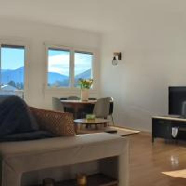 L'appartement de Caroline est situé entre le sanctuaire de Lourdes et proche du Lac de Lourdes