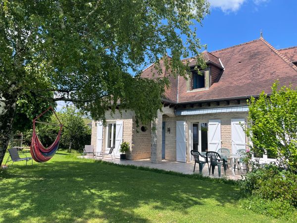 Maison 8 personnes, vue imprenable sur les collines de la Corrèze