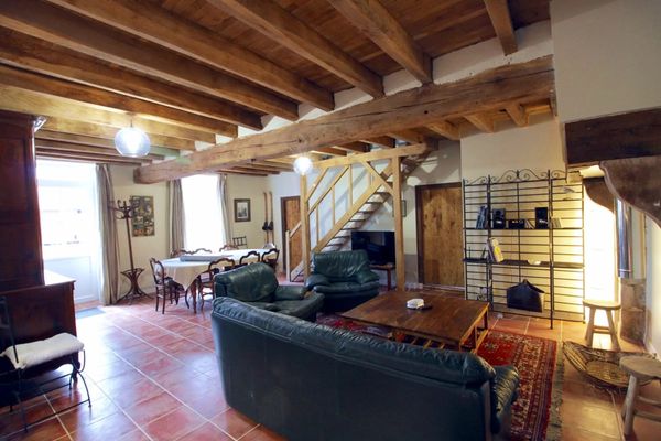 Ancienne ferme rénovée de 4 chambres en pleine campagne