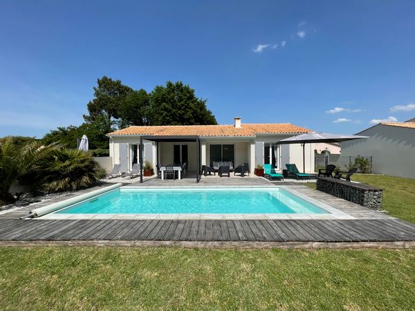 Maison avec piscine, 4ch, 8 pers, proche de la côte sauvage atlantique