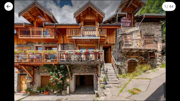 La maison de Karen Maison dans charmant village proche St Martin de Belleville et des premières remontées mécaniques.