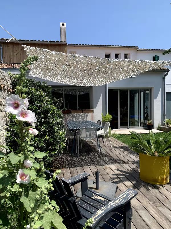 Maison familiale avec jardin en plein coeur de Sainte-Marie-de-Ré, à 10 min de la plage.