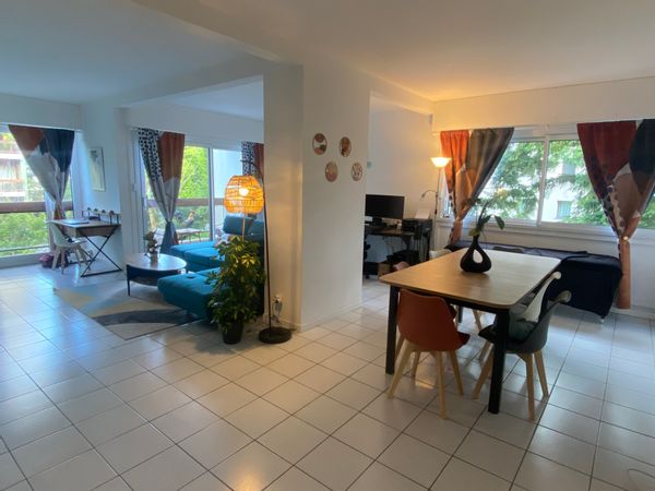 Grand appartement de 3 chambres à 10 minutes à pied du lac d'Annecy et du centre ville.