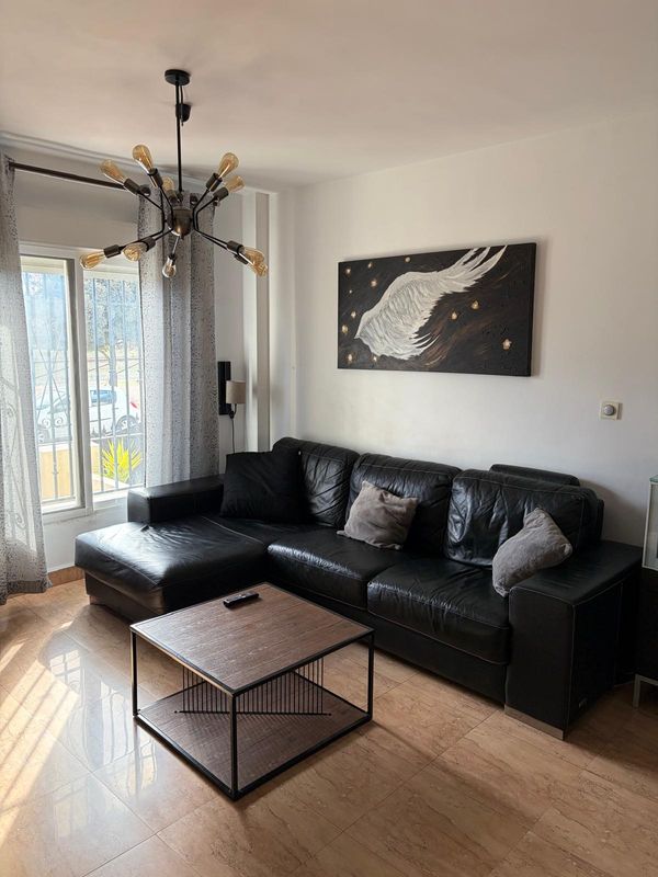 Casa de 3 habitaciones con chimenea y piscina a 8km del centro de Granada.