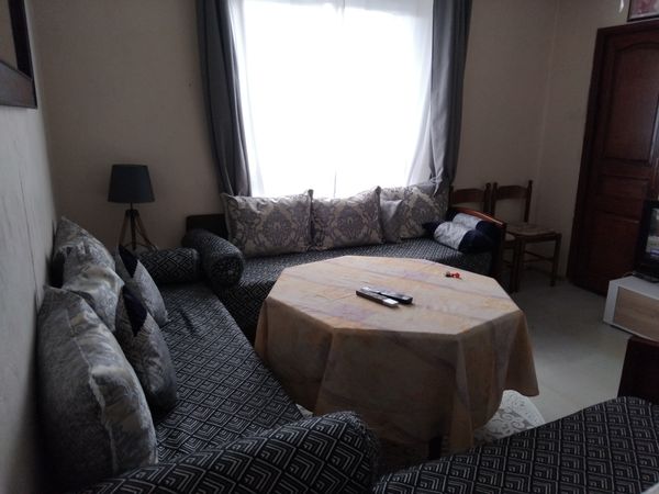 La maison de Farida est un petit appartement à 35 minutes de Paris la capitale. Il peut accueillir jusqu'à 6 personnes