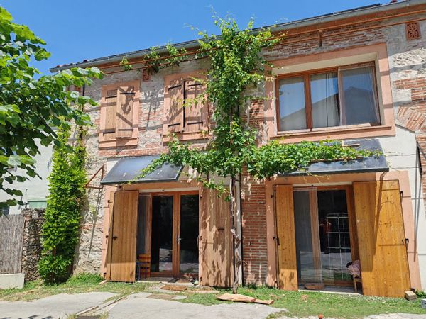 Maison de village à 10km de la mer