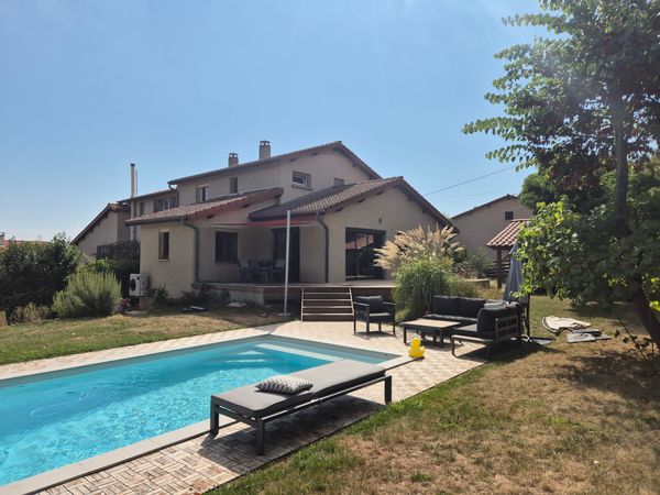 La Quiétude chez Romain, Julie et leurs poup's