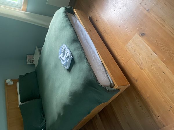 La maison de Joël est une belle maison