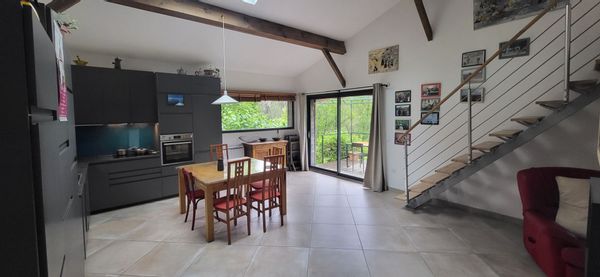 maison en bois et roulotte dans un cadre exceptionnel
