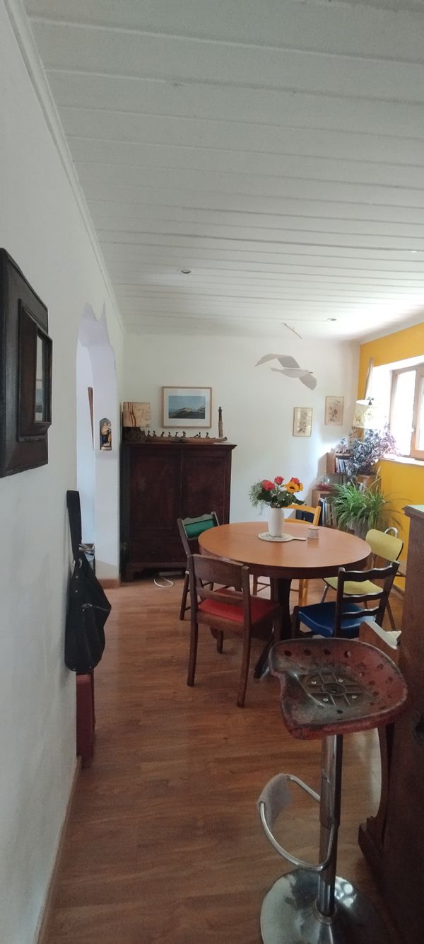 maison à l'orée du bois, sur les contre-forts du Vercors, avec 4 chambres et un beau jardin