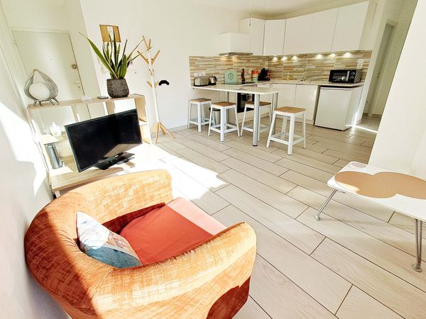 Appartement tout confort et moderne avec sa vue dégagée, clim, ascenseur, Wifi