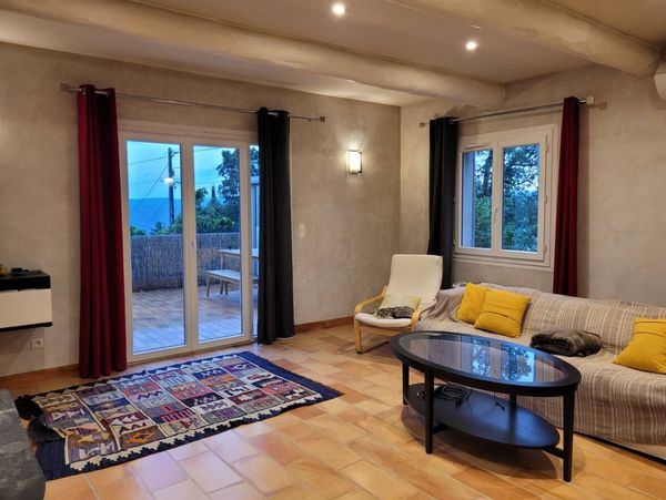 Aout 2025 Maison familliale en Luberon avec jacuzzi et chat