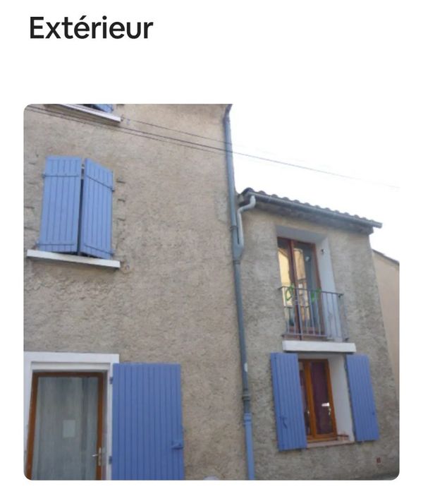 Jolie maisonnette dans village