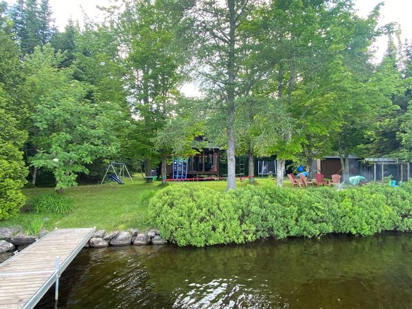 Le chalet face au Lac