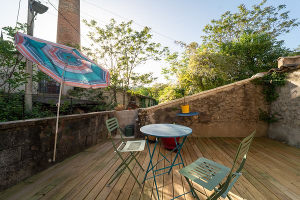 Joli appartement cosy cocoon à deux pas du centre d'Aubenas avec terrasse.