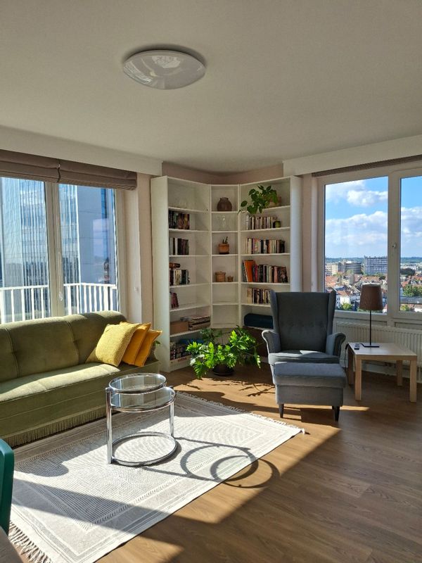Appartement Lumineux avec Superbe Vue (12e Étage)