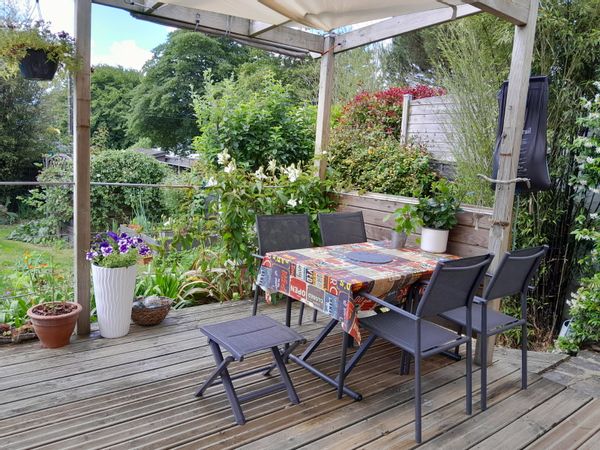 Maison rose, près de l'océan Bretagne Sud. Libre tout juillet 2026