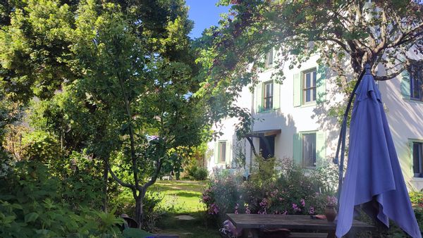 Maison de village calme et spacieuse
