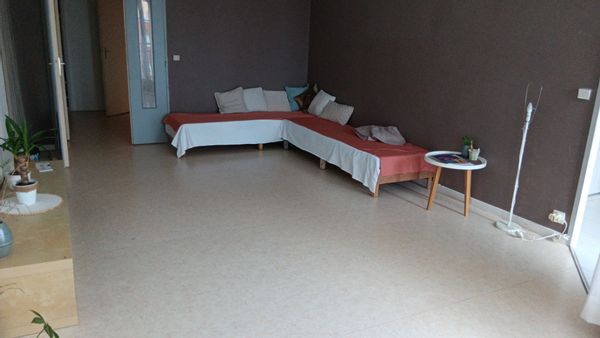 Simple , pratique et calme ,ce logement permet de se reposer après une journée Parisienne.