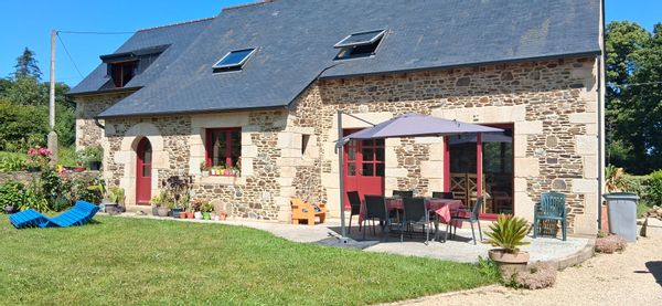 Maison familiale proche mer avec jardin – Bretagne, entre Côte de Granit Rose et Cap d’Erquy