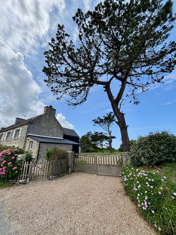 Vacances en famille au bord de la mer – maison kids-friendly avec jardin