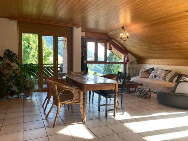 Appartement 4,5 pièces au coeur des Pré-Alpes , à 5km de Charmey, 10 km du château de Gruyères.