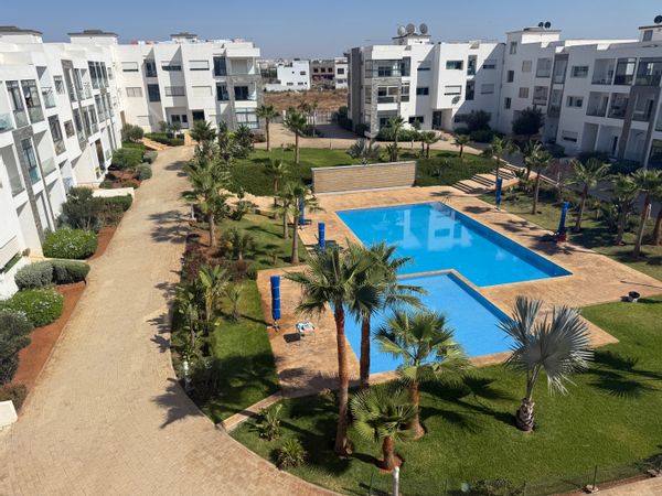 Superbe appartement dans la prestigieuse résidence Val d’Or 1, à Harhoura Rabat à deux pas de la mer