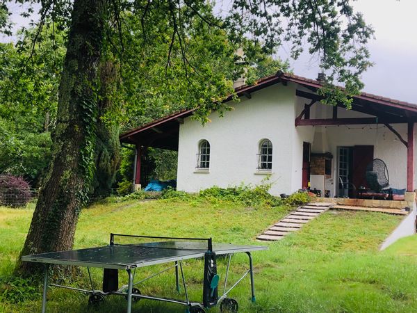 Maison de 8 couchages avec piscine entre ville & océan dans un écrin de verdure